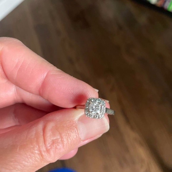 Brilliant Cut Modern Diamond Ring - Picture 1 of 5